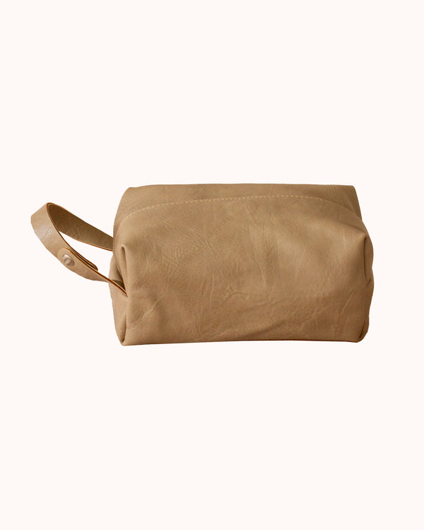 <span data-behavior="variable-product_title" data-variant_id='41126332694720'>Vegan Leather Wipes Case
</span>